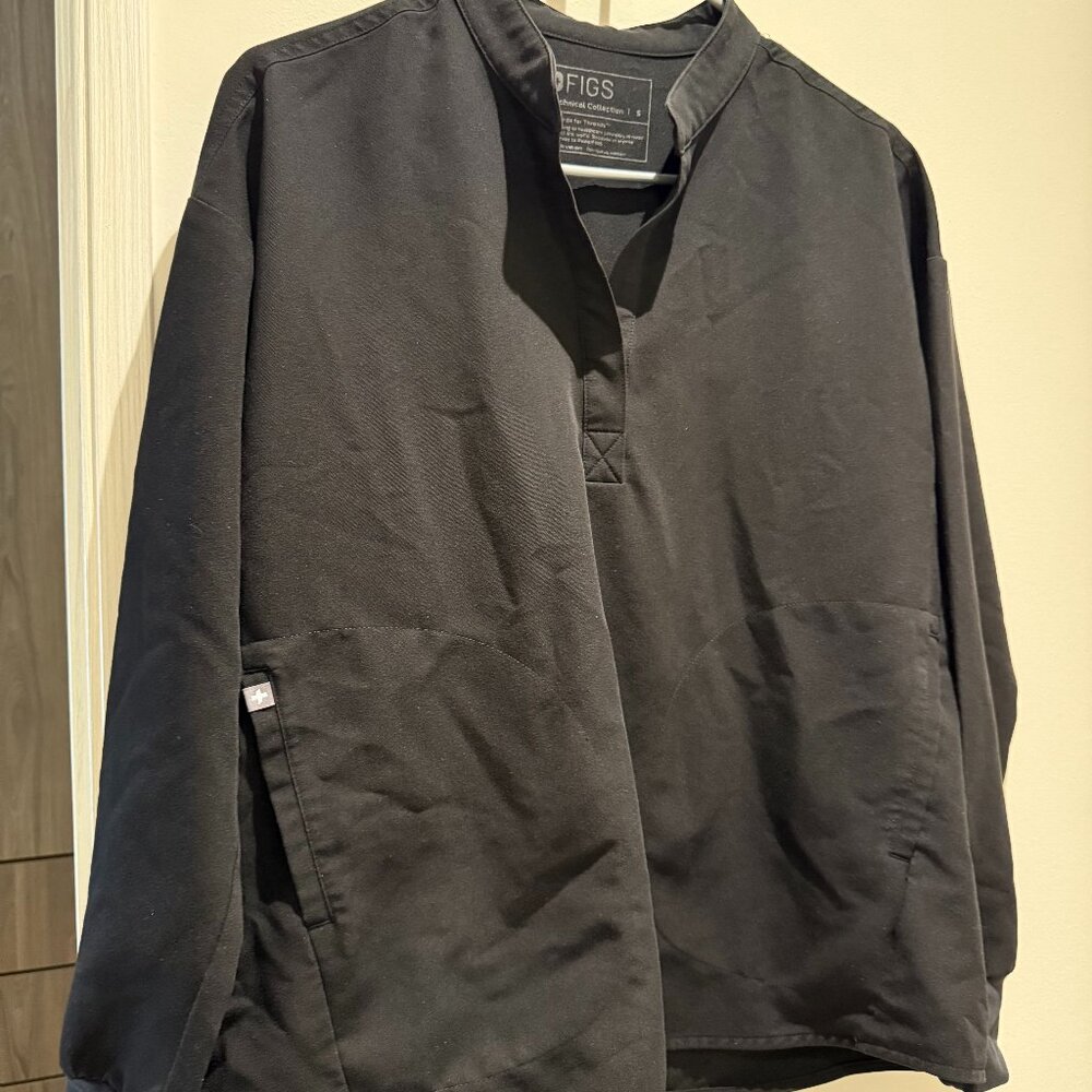 FIGS Women’s REMIX Rafaela Longsleeve Scrub Top: Size Small, Black